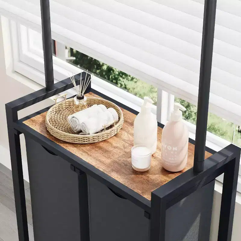 Portant à vêtements roulant avec deux paniers à linge, organisateur de vêtements mobile avec étagère pour chambre/buanderie